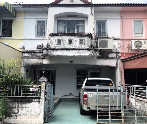 ขายทาวน์เฮ้าส์-2-ชั้น-หมู่บ้าน-เคซี-รามอินทรา-1