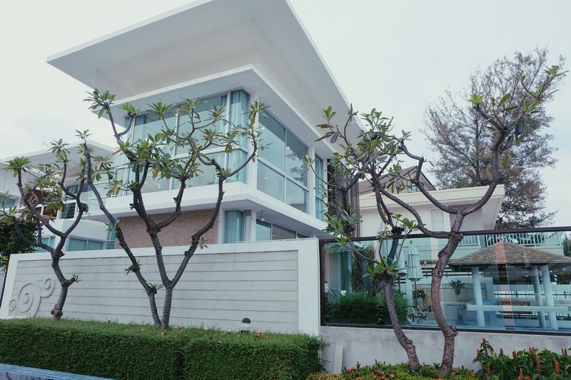 ขายบ้านเดี่ยว-2-ชั้น-3-ห้องนอน-3-ห้องน้ำ-สระว่ายน้ำส่วนตัว-ติดหน้าชายหาดชะอำ-หัวหิน