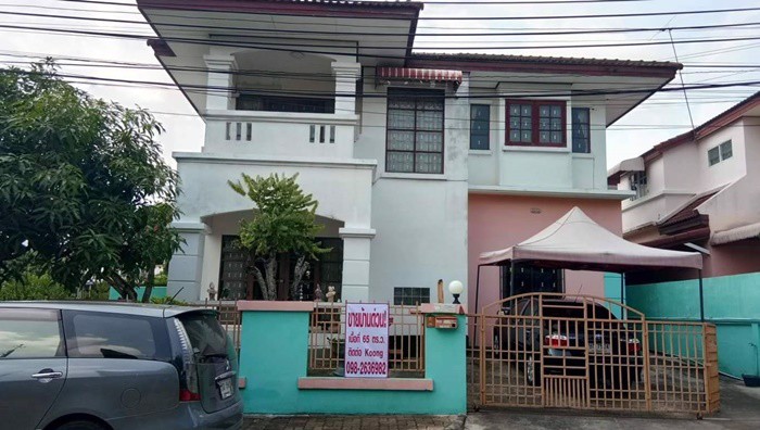 ขายบ้านเดี่ยว-หมู่บ้านชมวิว-เพชรเกษม81-เนื้อที่-646-ตรวา-เข้าออกได้หลายเส้นทาง