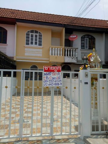 หมู่บ้านบางบัวทอง