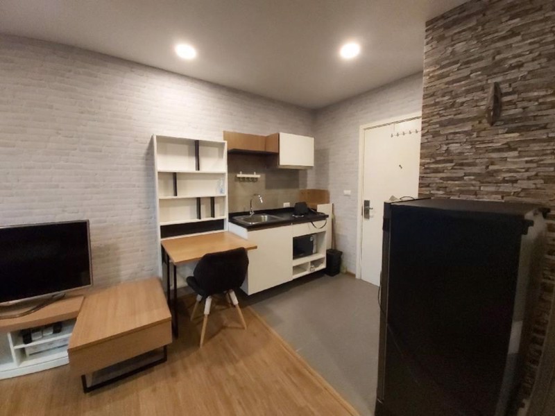 ให้เช่าคอนโด-ตกแต่งอย่างดี-เฟอนิเจอร์ครบทุกชิ้น-ลากกระเป๋าเข้าอยู่ได้เลย