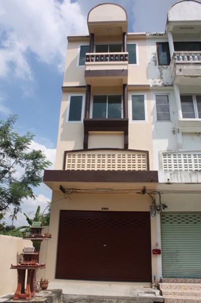 ประกาศขายตึกศรีประวัติตกแต่งใหม่