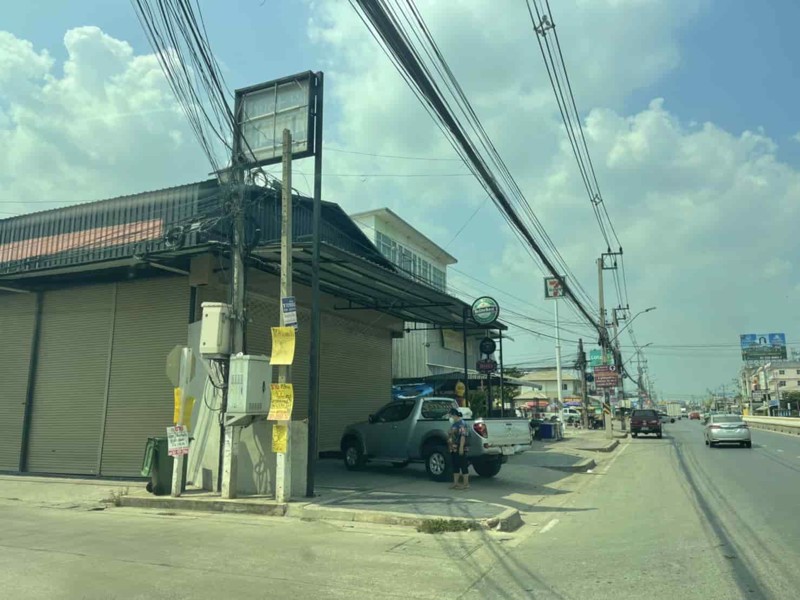 ขายที่ดิน-เนื้อที่265ตารางวา-หัวมุม-ติดถนนใหญ่