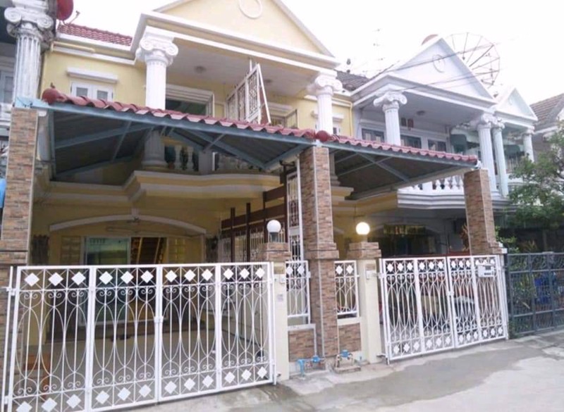 ให้เช่าทาวน์โฮม-ทำออฟฟิศได้-ใกล้เซ็นทรัลบางนา