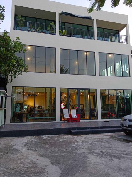 ขายอาคาร-3-ชั้น-เลียบ-มอเตอร์เวย์-พัฒนาการ-พระราม-9