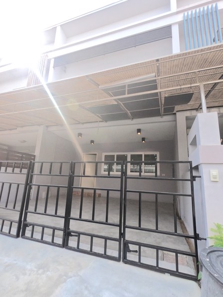 ขายทาวน์เฮ้าส์-2-ชั้น-the-exclusive-พัฒนาการ44