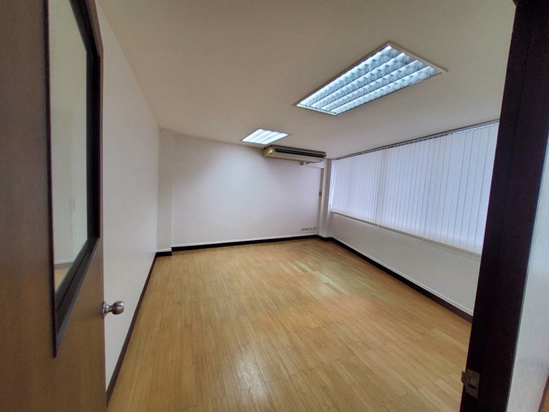 สำนักงานให้เช่ามี5-ชั้น-ว่างชั้น3-ราคาถูก-ย่านธุรกิจ-คมนาคมสะดวก-รถไม่ติด-ใกล้ทางด่วน-ทำธุรกิจได้เลย