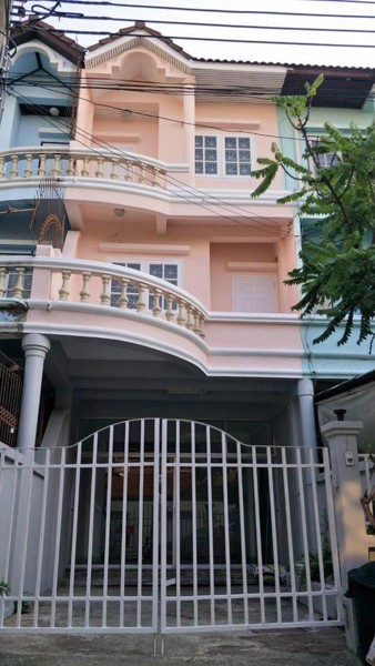 ขายทาวน์เฮ้าส์-3-ชั้น-พื้นที่16-ตารางวา-4-ห้องนอน-3-ห้องน้ำ-1-ห้องครัว-พร้อมอยู่อาศัย-ราคา-22-ล้าน