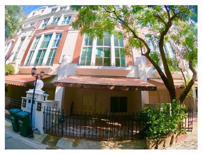 rsh195-ให้เช่าทาวน์เฮ้าส์-45-ชั้น-40-ตรว-4-ห้องนอน-บ้านกลางกรุง-ทองหล่อ-เฟอร์ครบ