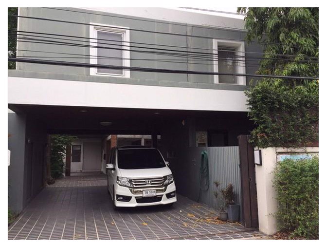 ให้เช่า-ขาย-บ้านเดี่ยว-2ชั้น-มีบ้าน-3หลังในรั้วเดียวกัน-203-ตารางวา-ย่านสุขุมวิท