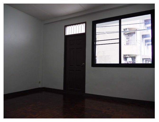 ให้เช่าถูก-อาคารพาณิชย์-3-ชั้น-1-คูหา-150-ตรมถนนพหลโยธิน-35-ทำเลดีย่านรัชโยธิน-ใกล้-bts-เพียง