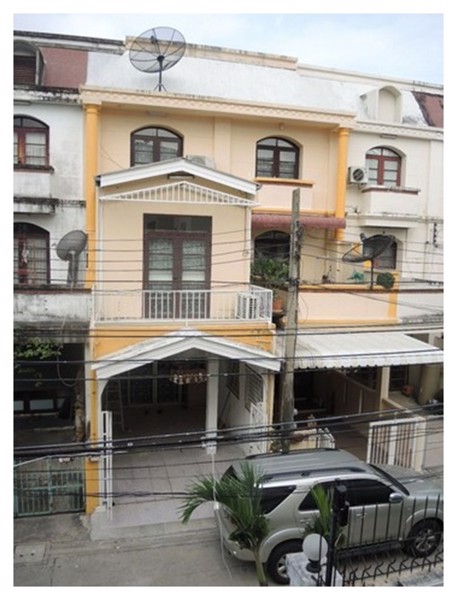 ให้เช่าทาวน์เฮ้าส์-3ชั้น-20-ตารางวา-3-ห้องนอน-ถนนรัชดา-สุทธิสาร-ลาดพร้าว48-เช่า18000บ