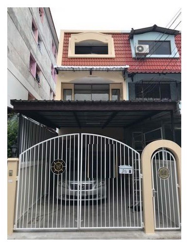 ให้เช่าทาวน์โฮม-3-ชั้น18ตรว-4-ห้องนอน-ลาดพร้าว-64-ใกล้-ตลาดโชคชัย-4-และเลียมด่วนรามอินทรา-เอก