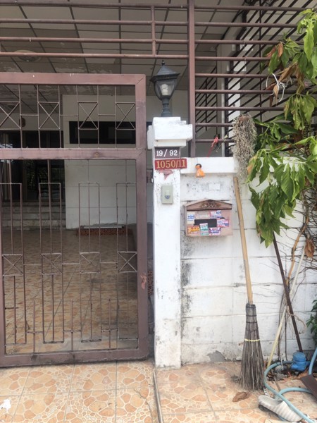 ให้เช่าทาวเฮาส์-3-ชั้น-เหมาะสำหรับพักอาศัย-หรือ-home-office