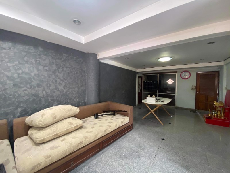 ให้เช่า-บ้านแฝด-2-ชั้น-ขนาด-3-ห้องนอน-2-ห้องน้ำ-หลังโลตัสพระราม-2