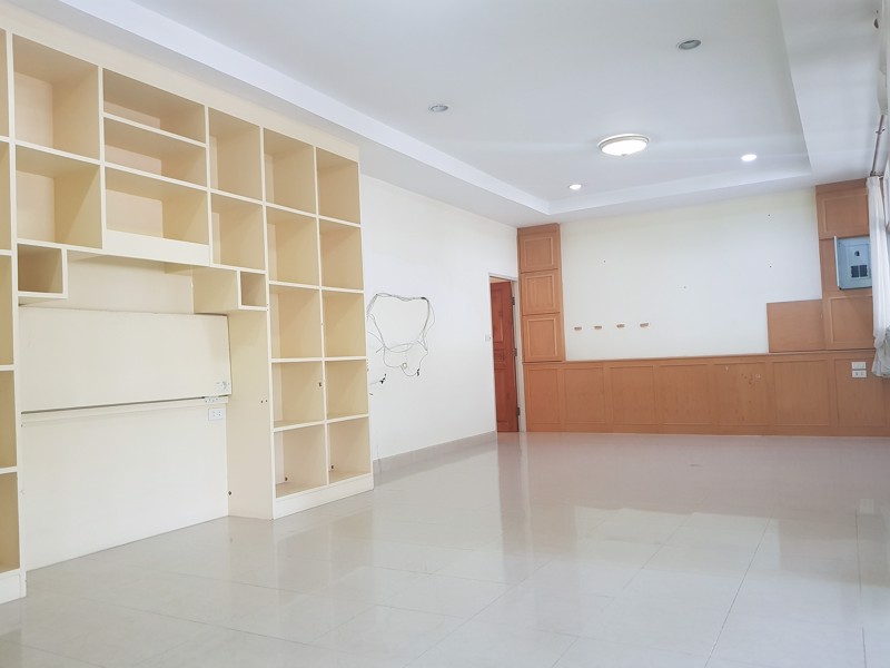 ขายบ้านเดี่ยว-เช่า-3-นอน-3-น้ำ-4-ที่จอดรถ