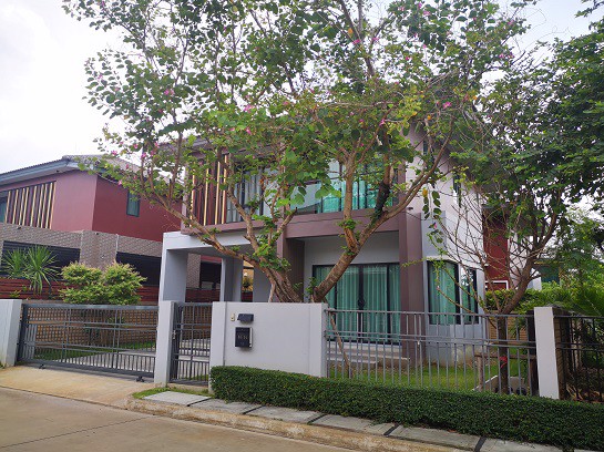 บ้านเดี่ยวคุณภาพแสนสิริ-บุราสิริ-รังสิต-สภาพใหม่มาก-สไตล์รีสอร์ต-สังคมน่าอยู่-ใกล้ทางด่วนบางพูน