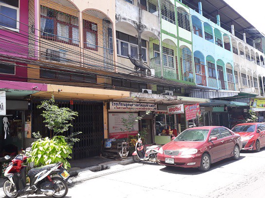 ขายด่วน-อาคารพาณิชย์-3-ชั้นครึ่ง-ทำเลตลาดกลางรังสิต-ติดท่ารถเมล์-ถนนรังสิต-ปทุมธานี-เข้าซอยมาเพียง