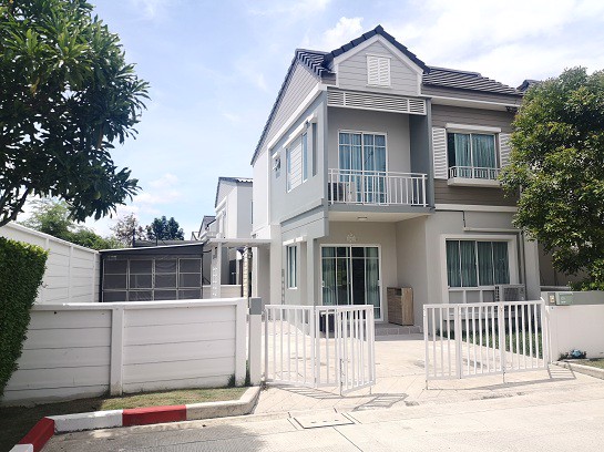 ทาวน์โฮม-ที่เหมือนบ้านเดี่ยว-พื้นที่ขนาดใหญ่-43-ตรว-เดอะ-วิลเลจ-บางนา-วงแหวนฯ-2