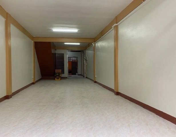 ให้เช่าอาคารพาณิชย์-3-ชั้น-1-คูหา-ติดถนนประชาราษฎร์บำเพ็ญ-ใกล้สำนักงานเขตห้วยขวาง-mrt-เหมาะอาศัย