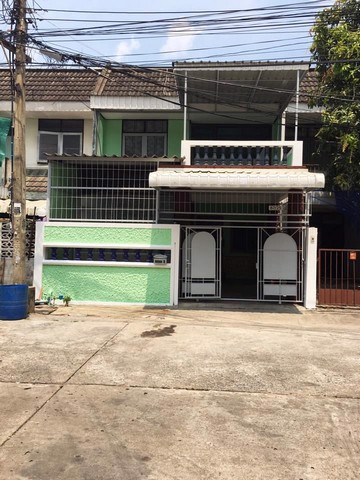 ทาวน์เฮาส์-2-ชั้น-ให้เช่า-หมู่บ้านอยู่เจริญ-ใกล้-mrtสุธิสาร-2นอน-2น้ำที่-จอดรถ-1-คัน-25000-บาท