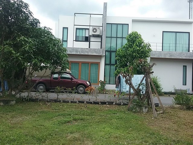 ขายบ้านเดี่ยวพร้อมโอน-บนเนื้อที่1ไร่-6นอน-5น้ำ-2ครัว-มีพื้นที่ใช้สอย-400ตรม-18ล้าน