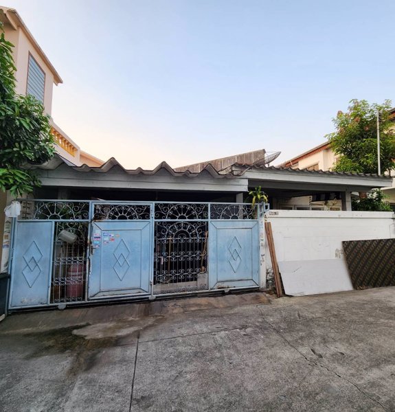 ขายบ้านเดี่ยว 52 ตรว. ซอยลาดปลาเค้า 32 (แยก 2) 50เมตรจากถนนใหญ่ เงียบ ร่มรื่น ใกล้ถนนเกษตร-นวมินทร์