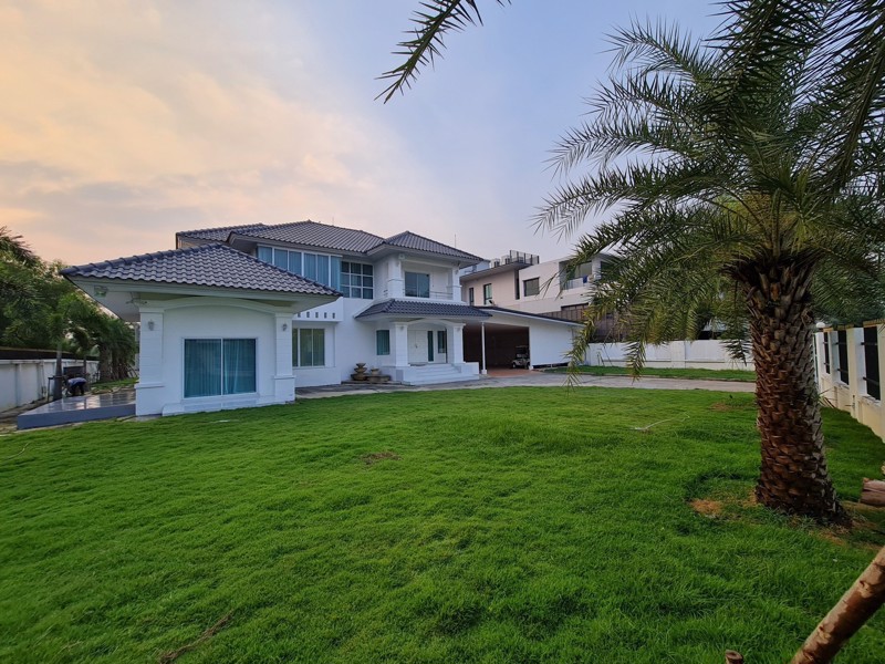 ขายบ้านหรู-สนามกอล์ฟไพน์เฮิร์สท-pinehurst-golf-club-รังสิต-ริมทะเลสาบ-พร้อมสระว่ายน้ำ