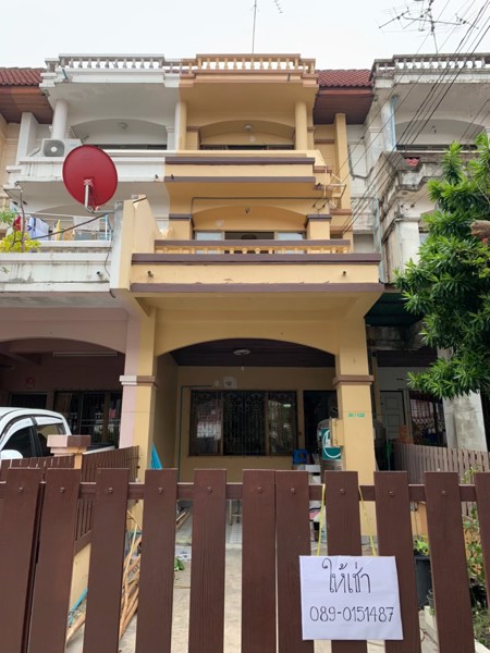 ให้เช่าทาวน์เฮ้าส์-3-ชั้น-5-ห้องนอน-3-ห้องน้ำ-มีที่จอดรถ-3-คัน-ใกล้สี่แยกมีนบุรี