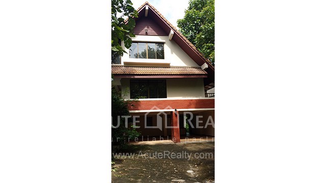 ขายบ้าน-ตป่าปอง-อดอยสะเก็ด-จเชียงใหม่-ขนาด-373-ตรว-3-ชั้น-5-นอน-4-น้ำ-ใกล้วัดพระธาตุดอยสะเก็ด