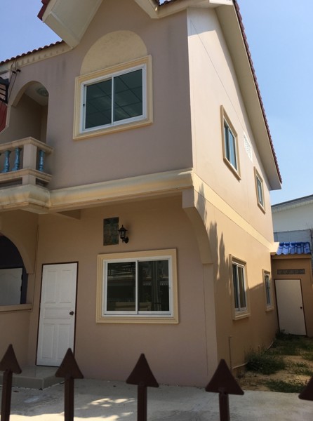 ขายด่วน-ทาวน์โฮม-หมู่บ้านสำเร็จวิว6-พื้นที่-33-ตรว-บ้านหัวมุมค่า