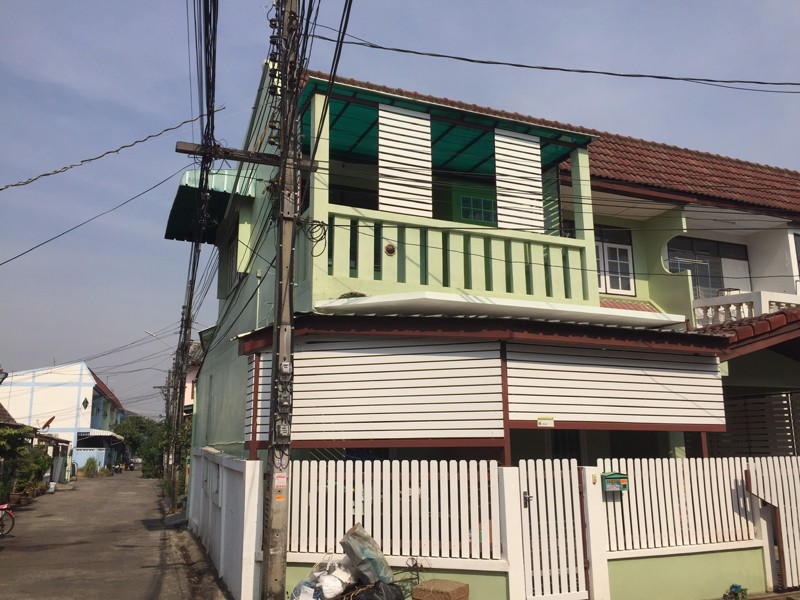 ทาวน์เอ้าส์-2-ชั้น-แปลงมุม-27-ตรว-3-ห้องนอน-2-ห้องนำ้-1-ที่จอดรถ-พร้อมเข้าอยู่-28-ล้าน