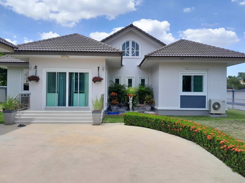 บ้านนครปฐม 2หลัง บนที่ดิน 1ไร่ พร้อมเฟอร์และเครื่องใช้ไฟฟ้ส