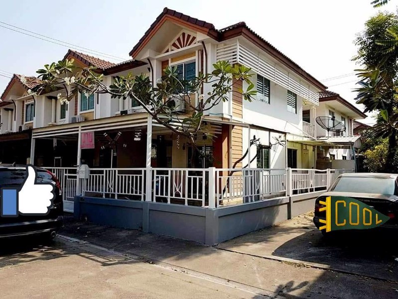 บ้านหลังมุม-มีบ่อเลี้ยงปลา-ทาวน์โฮม-มพฤกษาวิลล์-17-พุทธบูชา-36-พระราม-2