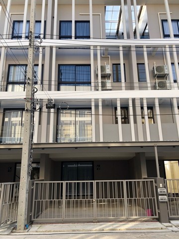 ให้เช่าทาวน์โฮม-35-ชั้น-หมู่บ้าน-วาย-เรซิเดนท์-สุขุมวิท113-พร้อมเฟอร์นิเจอร์