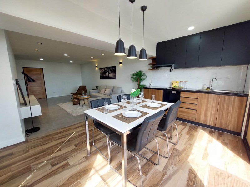 ขายคอนโด-2-ห้องนอน-1-ห้องน้ำ-รีโนเวทใหม่ทั้งหมด-พร้อมเฟอร์นิเจอร์