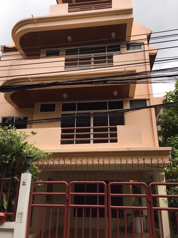 kr-041-ให้เช่าบ้านเดี่ยว-4-ชั้น-หลังมุม-ซอยสุขุมวิท-31-รีโนเวทใหม่ทั้งหลัง-เดินทางสะดวกเข้าออกได้