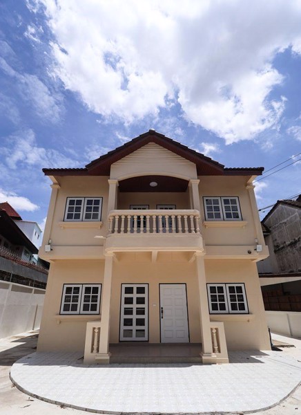 kr-093-ให้เช่าบ้านเดี่ยว-2-ชั้น-ย่านรามคำแหง-ใกล้เดอะมอลล์บางกะปิ-รีโนเวทใหม่