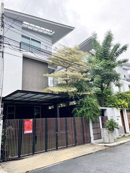 เจ้าของขายเอง-ขาย-ทาวน์โฮม-ดอนเมือง-3-ชั้น-แกรนด์-ไอ-ดีไซน์-วิภาวดี-grand-i-design-vibhavadi-ขายด่วน