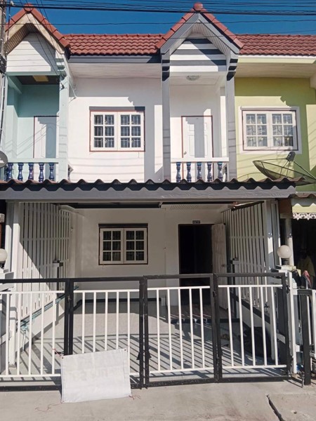 ขายด่วน-ทาวน์เฮ้าส์พร้อมเข้าอยู่-ถนนเทพกุญชร-42-ตคลองหนึ่ง-คลองหลวง