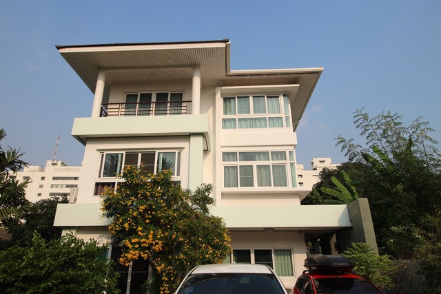 ขาย-บ้าน-เดี่ยว-3-ชั้น-ลาดพร้าว-1-จอมพล-จตุจักร-พหลโยธิน-วิภาวดี-รัชดา