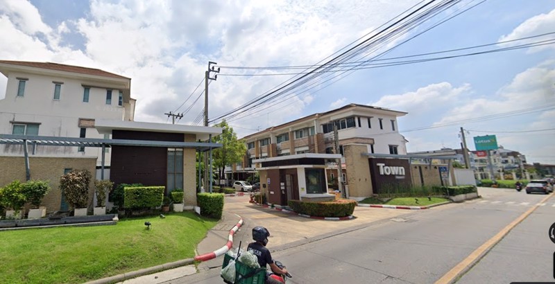 ขายหมู่บ้าน หมู่บ้านทาวน์พลัส พระราม9 (Town Plus Rama 9) เนื้อที่ 23 ตรว. ซ.กรุงเทพกรีฑา 7 และรามคำแ