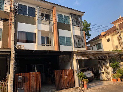 ทาวน์โฮม-3-ชั้น-20-ตรว-หมู่บ้านเดอะทรัสซิตี้-ซอยงามวงศ์วาน25-ถนนงามวงศ์วาน