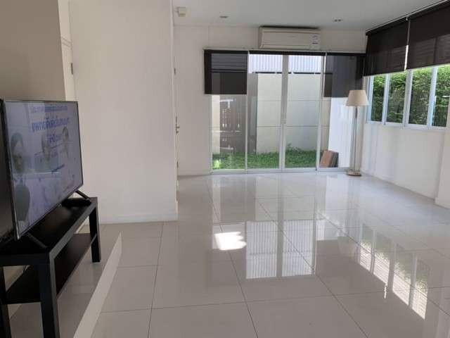 ให้เช่า-townhome-3-ชั้น-lumpini-town-residence-ลาดพร้าว21-ใกล้-mrtลาดพร้าว