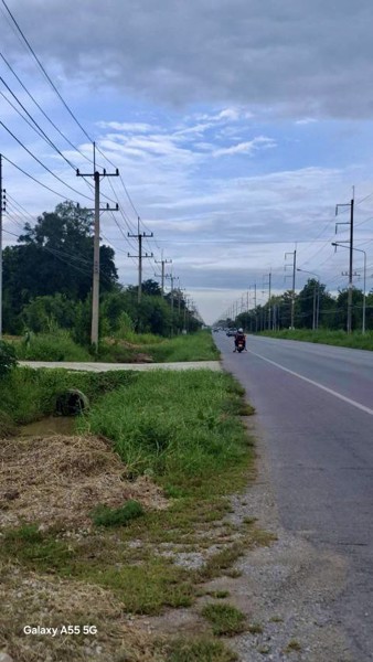 ที่ดินแบ่งขาย-ถมแล้ว-น้ำไม่ท่วม-ติดถนนเส้นหนองเบน-ลาดยาว-อำเภอเมืองนครสวรรค์