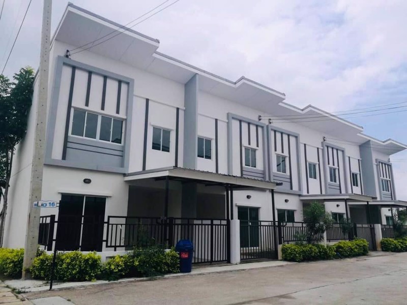 “ฉลองทาวน์โฮม-ยอดขายอันดับ1-ใจกลางฉะเชิงเทรา-ไลโอ-บางพระ-ซอยวัดบางปรง”-179-ล-แจกจัดเต็มกับของแถม