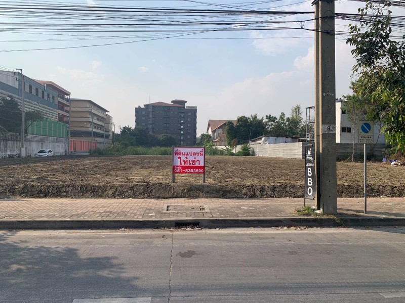 พื้นที่แบริ่ง-ลาซานตัดใหม่ให้เช่า