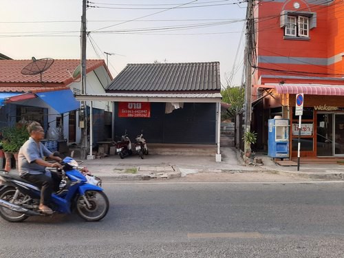 บ้านติดถนนสายล่าง-ทำเลทอง-เหมาะแก่การลงทุนมากๆ