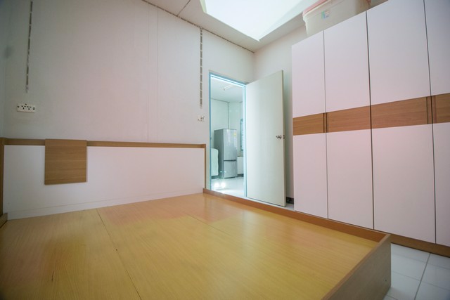 ให้เช่าบ้านเอื้ออาทร-2-ปากเกร็ด-ซอยวัดกู้-ห้องสะอาดราคาถูก-อนุญาติให้เลี้ยงสัตว์เล็กได้