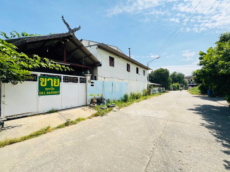 ขายที่ดินพร้อมสิ่งปลูกสร้างหลังหมู่บ้านอ่างทองธานี-กระทุ่มแบน